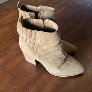 Time and Tru Womens Suede Boots